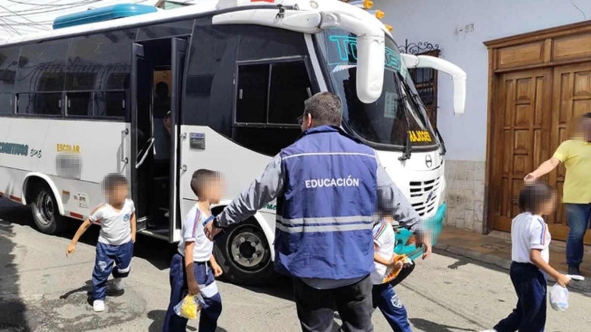 Buseta escolar de Cali. Imagen de ilustración.