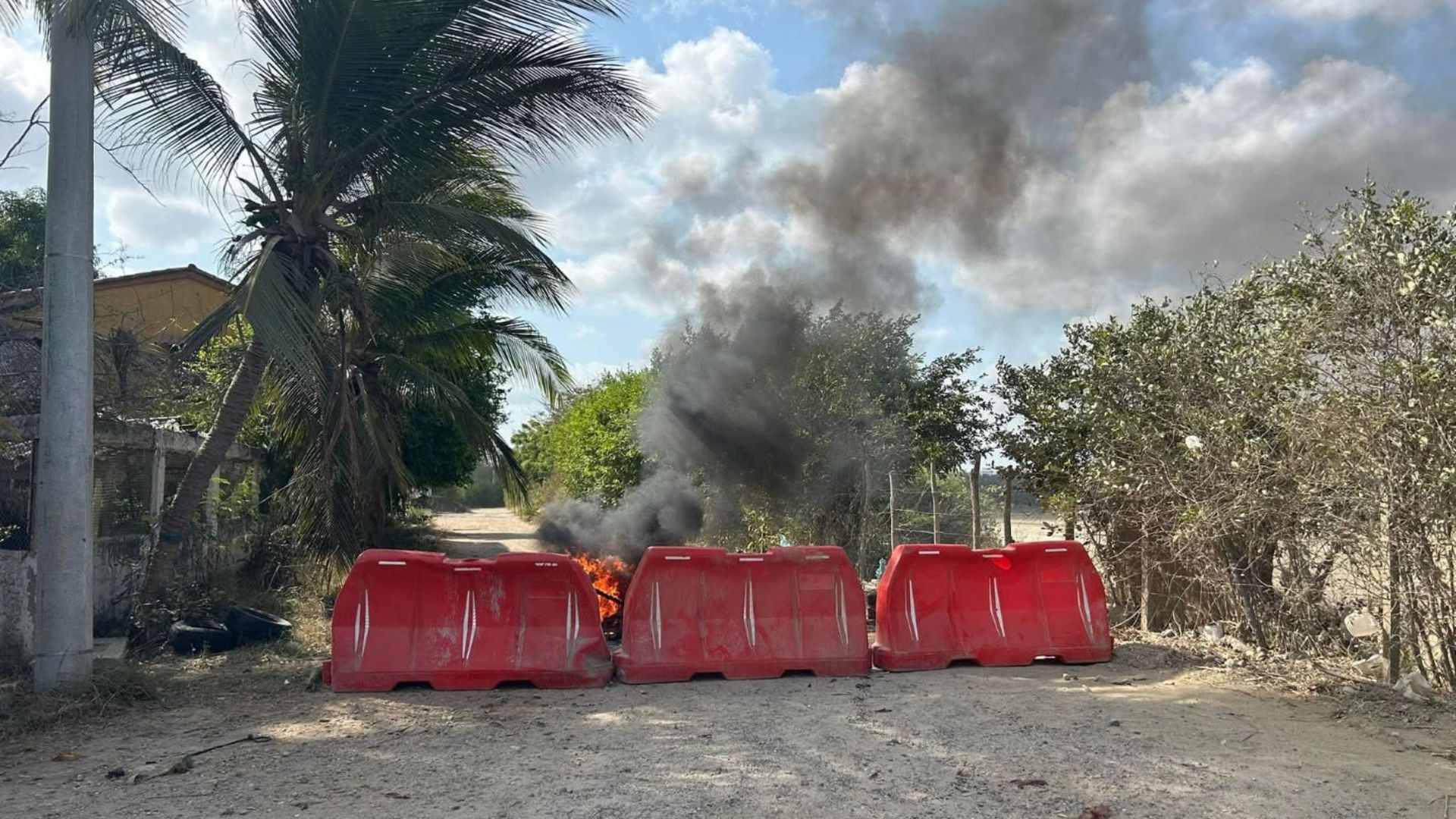 Protesta de la comunidad de Punta Canoa tras la muerte de Antony Alvear