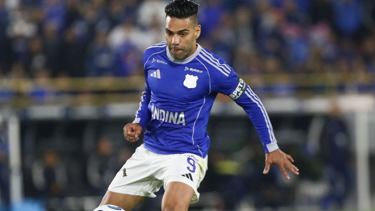 Radamel Falcao jugando con Millonarios en El Campín