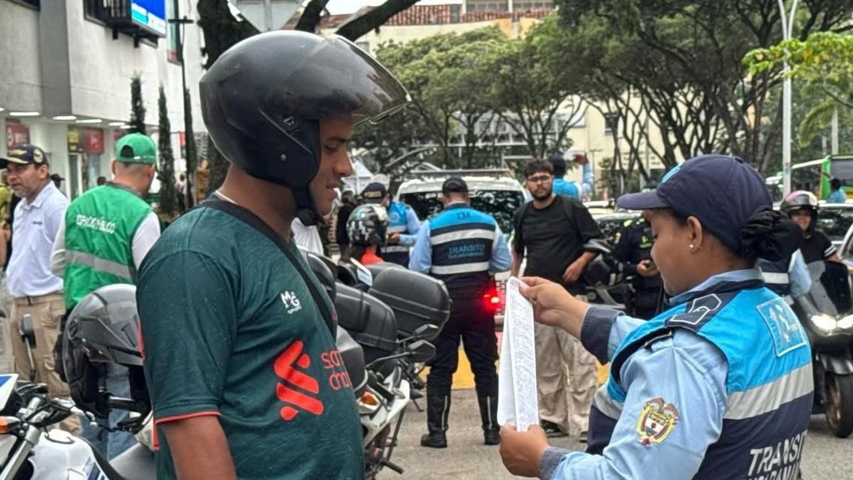 Operativos tránsito Bucaramanga Acrópolis