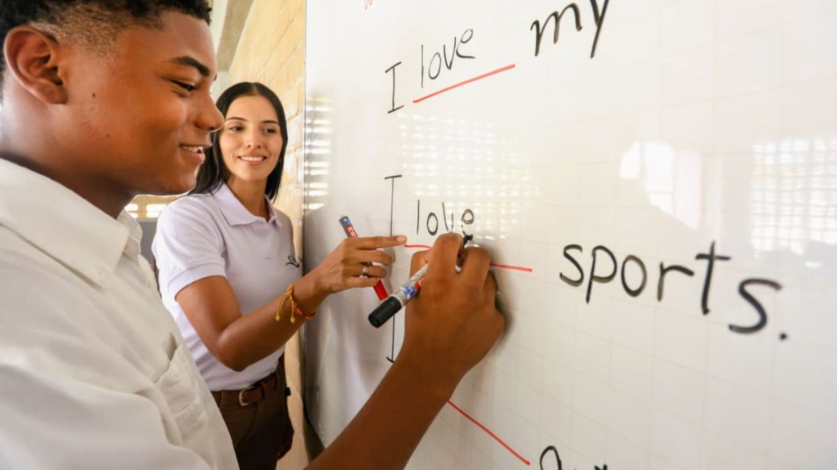 El primer colegio público bilingüe de Cartagena abre sus puertas