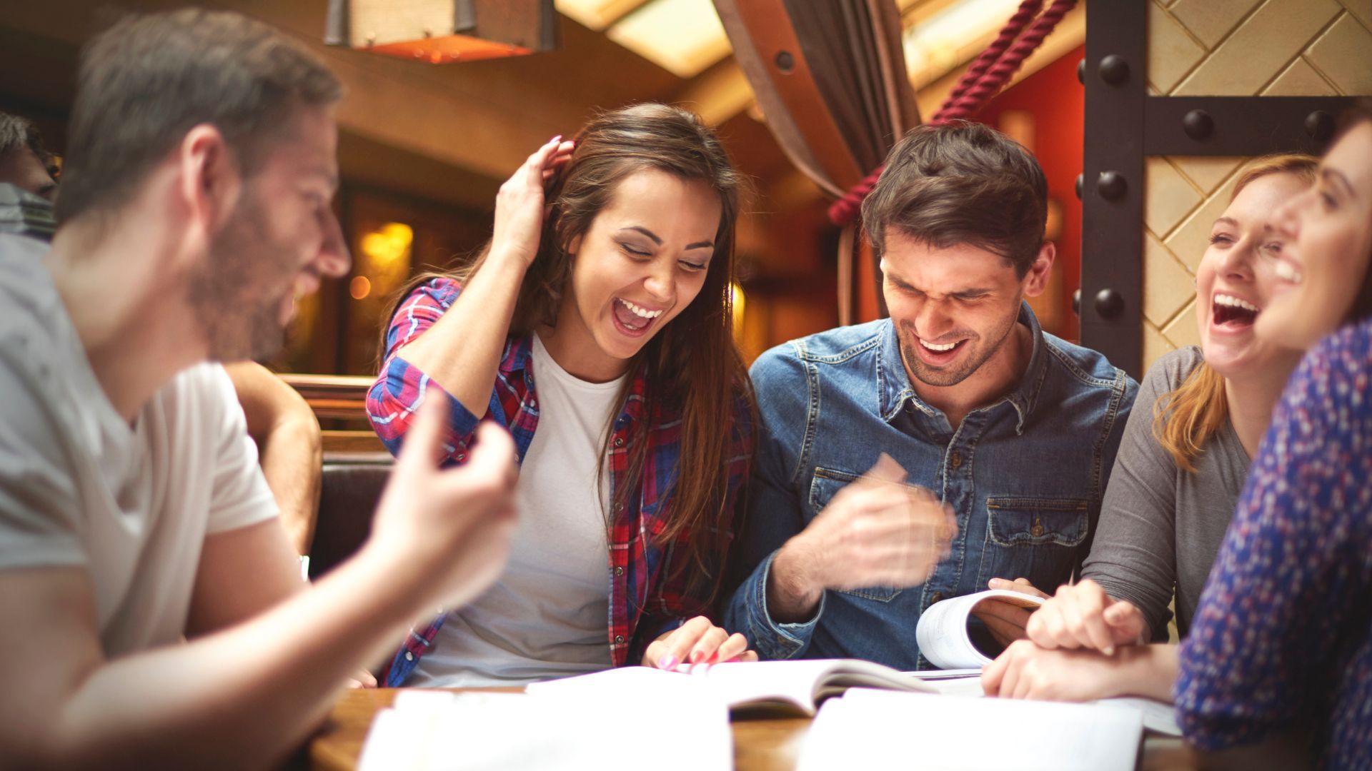 Nueva alianza entre Sena e Icetex dará formación gratis, educación financiera y más oportunidades de empleo a miles de jóvenes en Colombia.