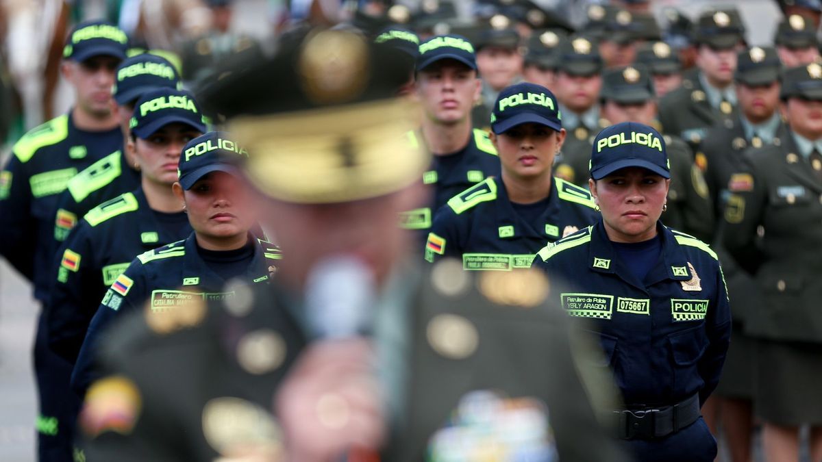 Uniformados de la Policía Nacional en formación
