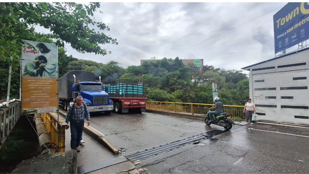 PUENTE ROJAS PINILLA