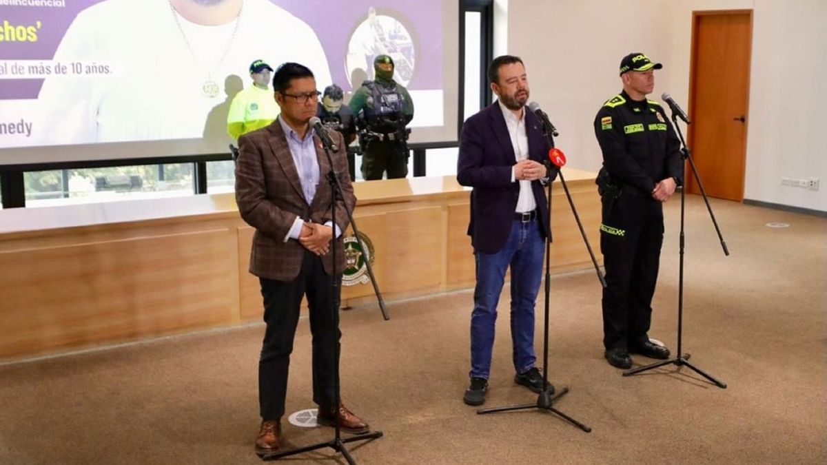 Galán y secretario Seguridad César Restrepo