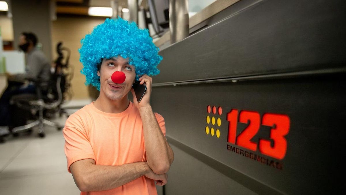 Línea 123 llamadas falsas saturan el servicio