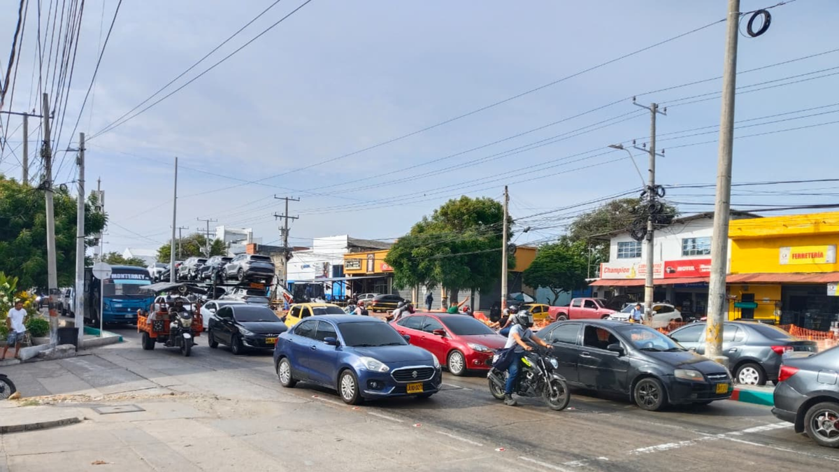 Via 40 entre calles 82 y 85 con mucho trafico por obras