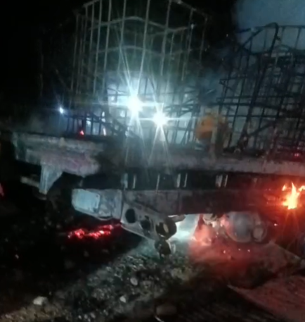 Camión cisterna involucrado en el incendio