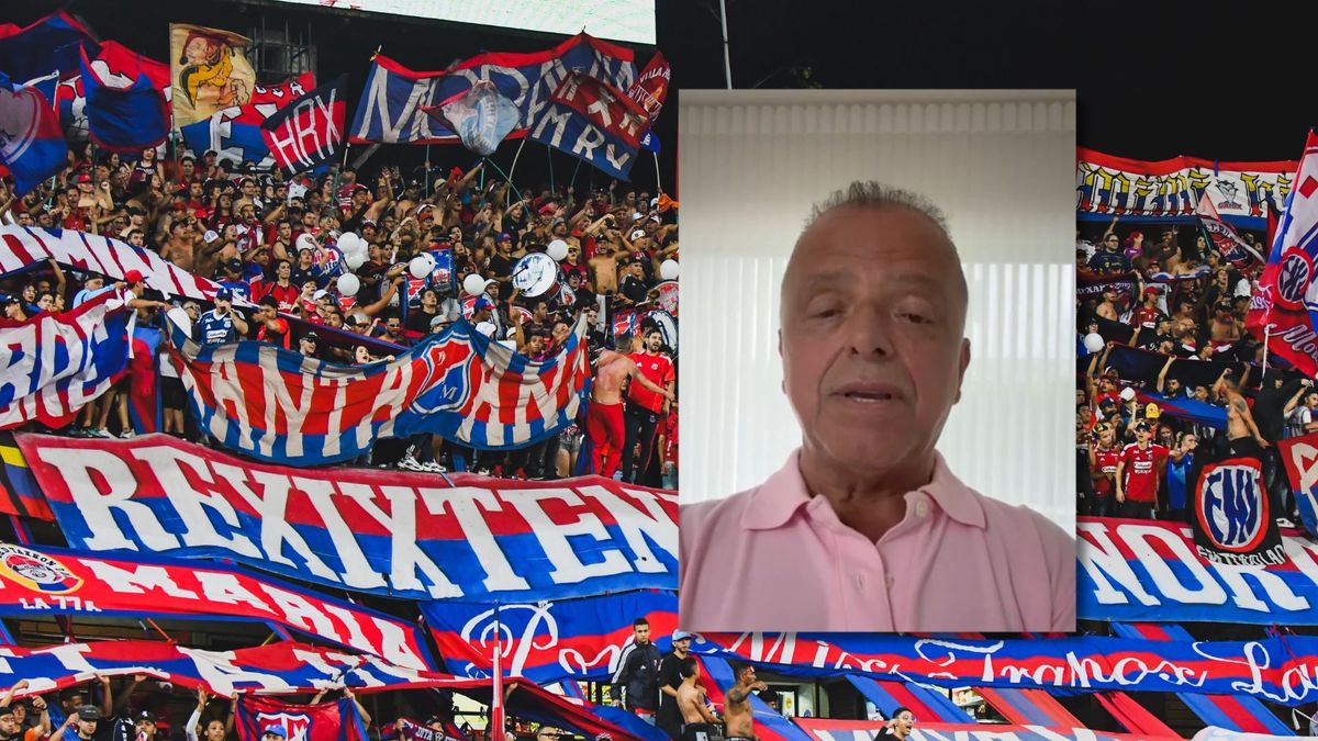 Hinchada del Medellín y Raúl Giraldo