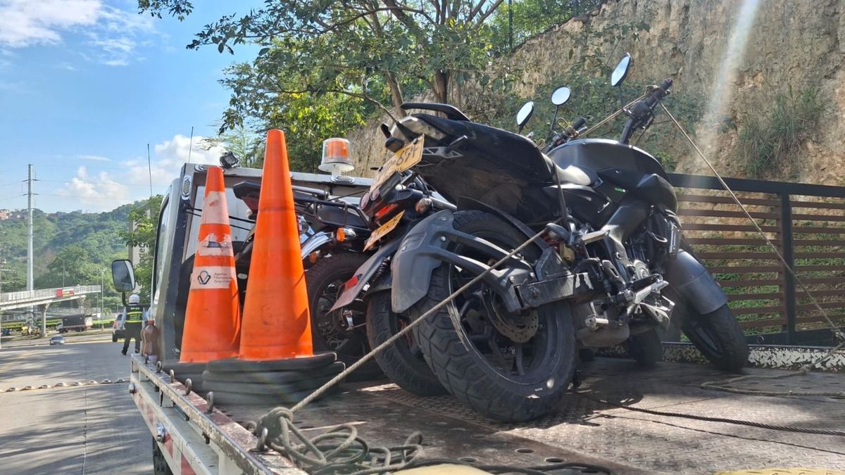 Motocicletas inmovilizadas en operativo en Floridablanca