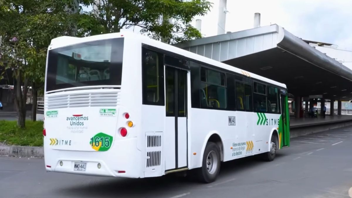 Bus Metrolínea 2026