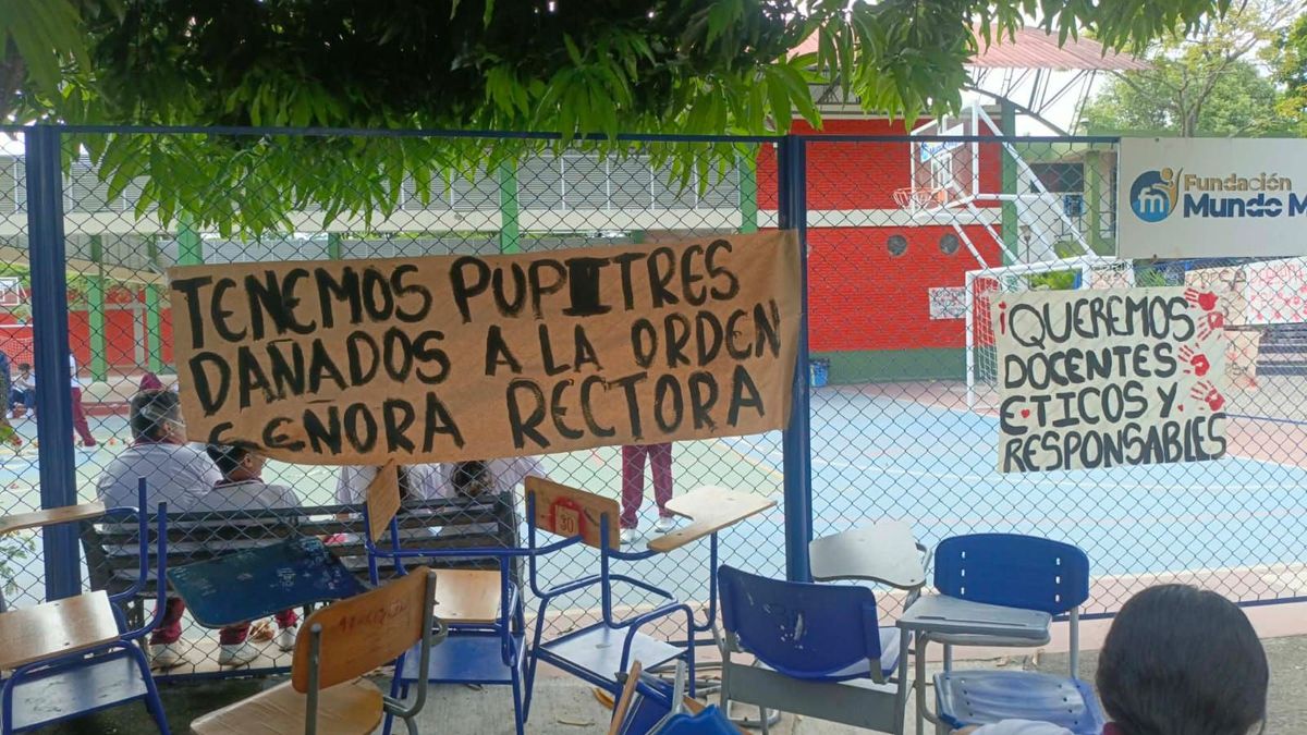 Plantón estudiantes