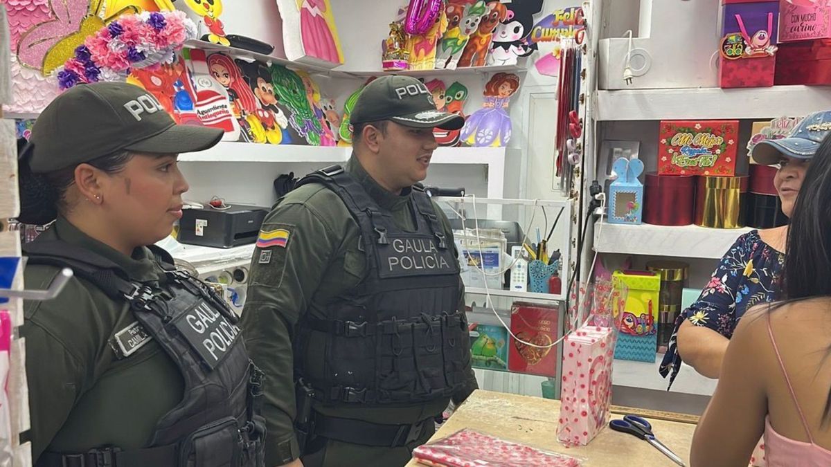 Policía día de las Madres
