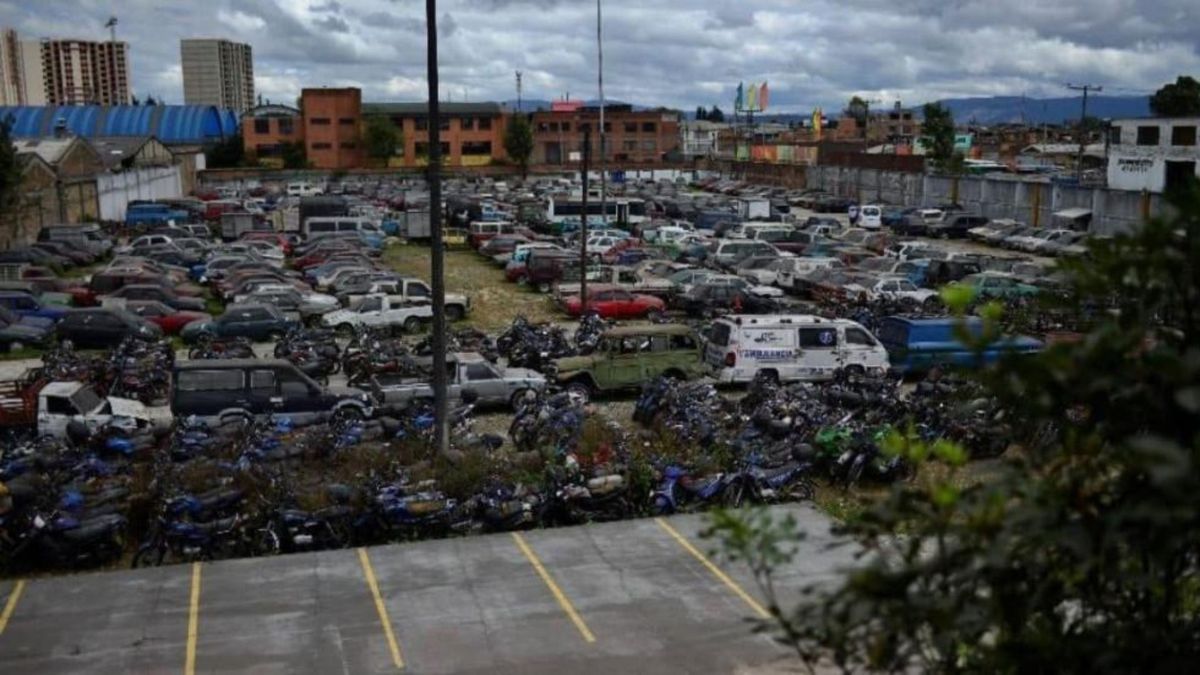 Vehículos inmovilizados en los patios de Bogotá