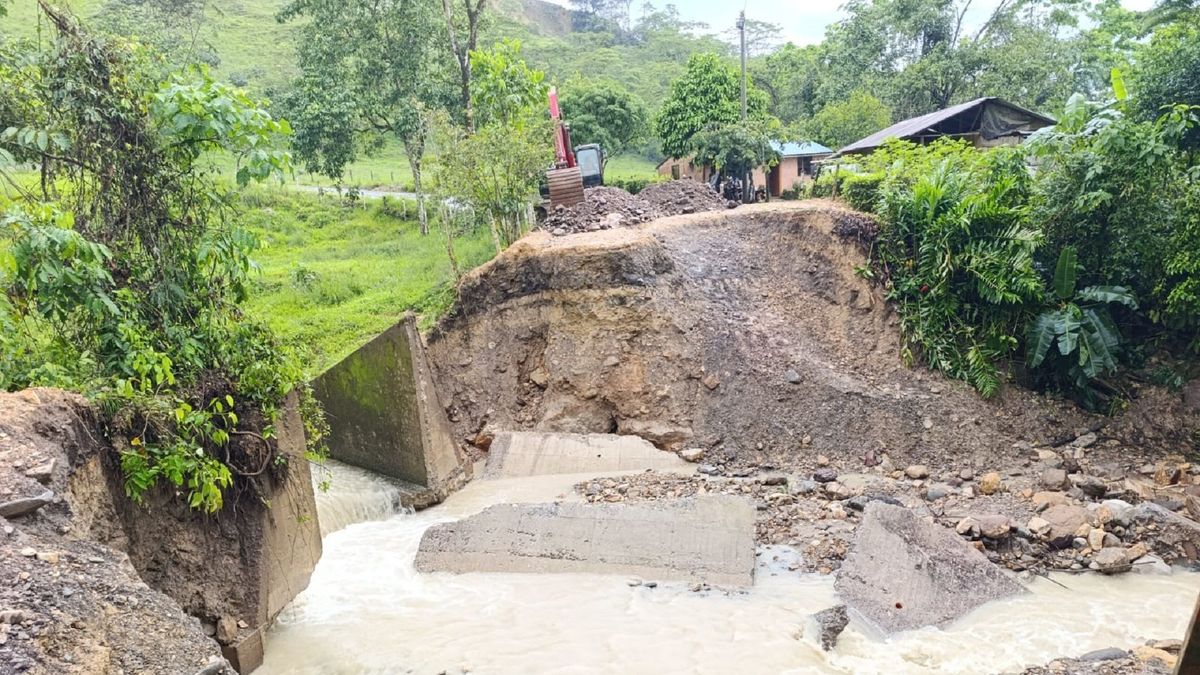 Ubalá incomunicada por caída de puente