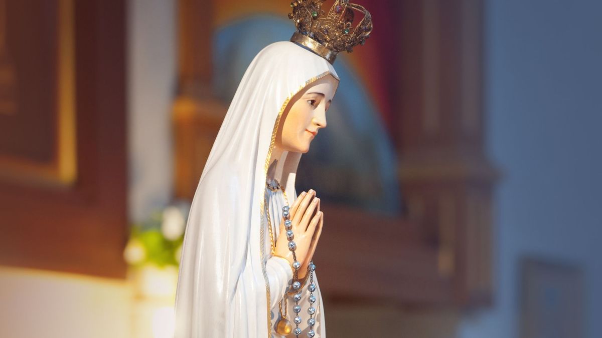 ¿Quién es la Virgen de Fátima y qué milagros le atribuyen?