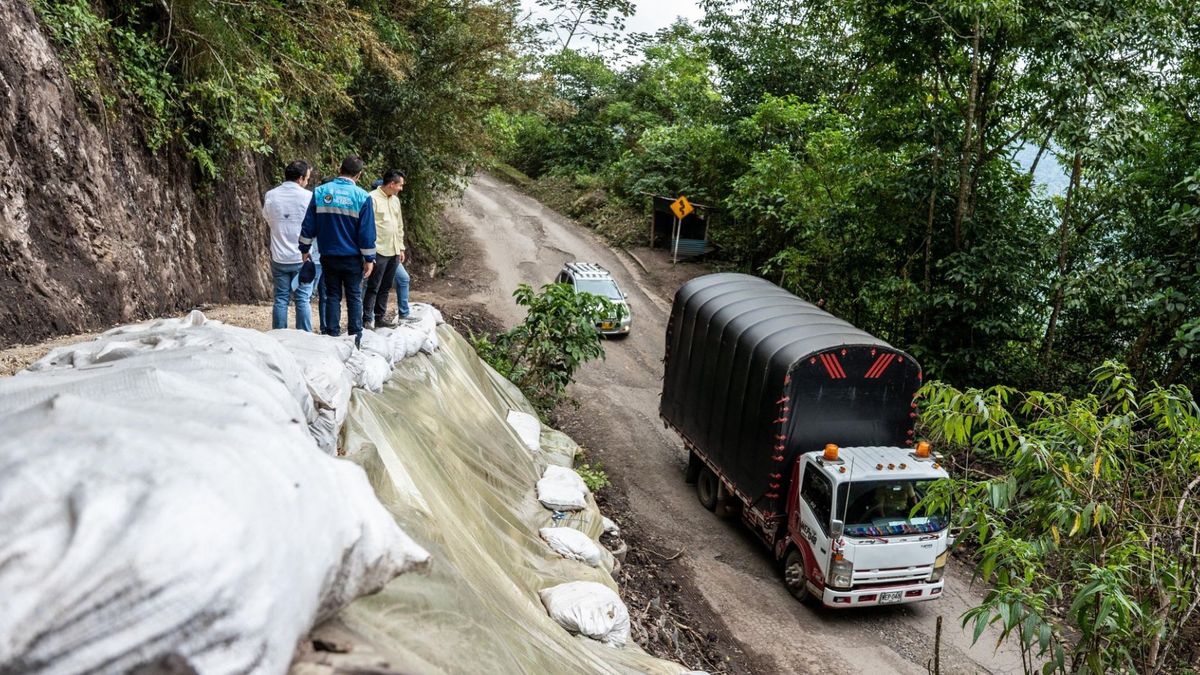 Maquinaria amarilla Quipile Cundinamarca gestión riesgo mayo 2026