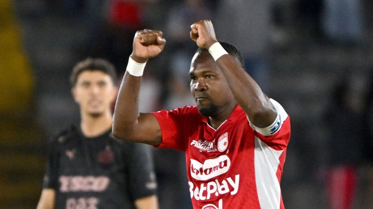 Hugo Rodallega celebrando un gol con Santa Fe