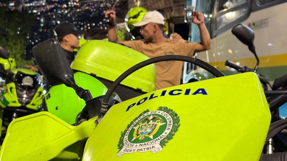 Operativo de la policía en el barrio Moravia de Medellín