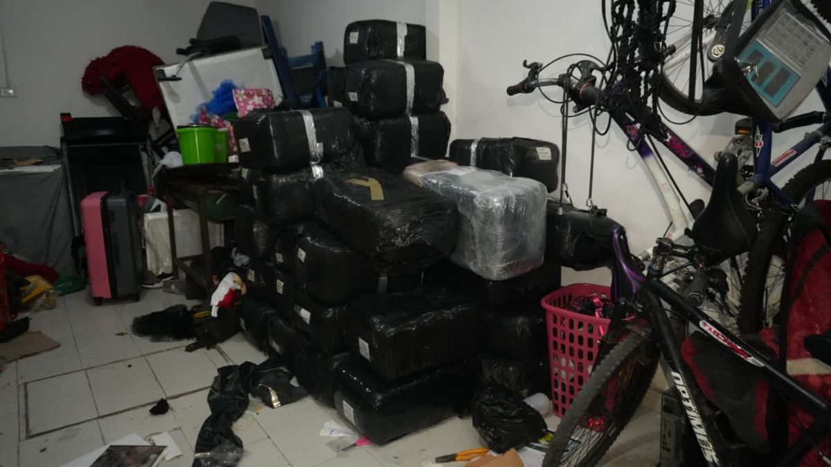 Cajas llenas de droga incautadas en Bogotá