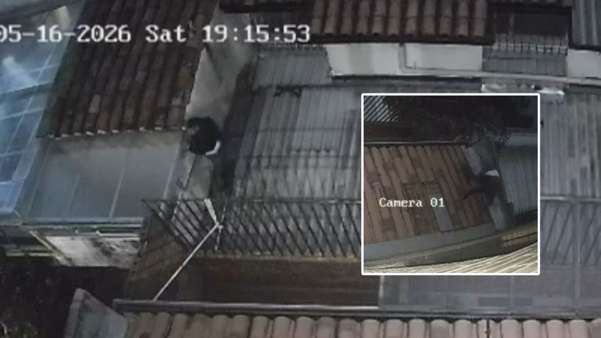 Ladrón metiéndose a una casa por el techo