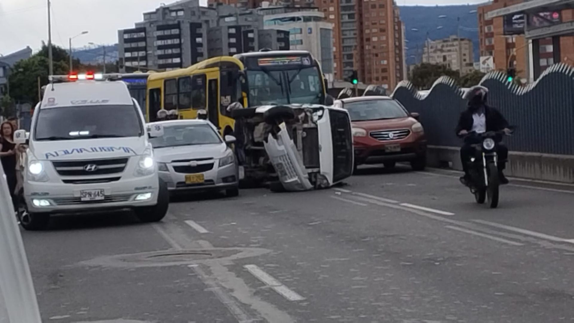 Volcamiento afectó tránsito en la 68