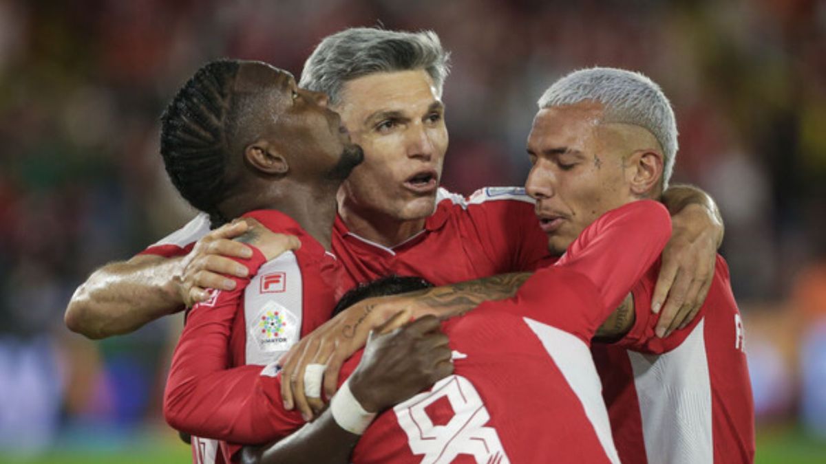 Alexis Zapata le da triunfo de oro a Santa Fe en Montevideo