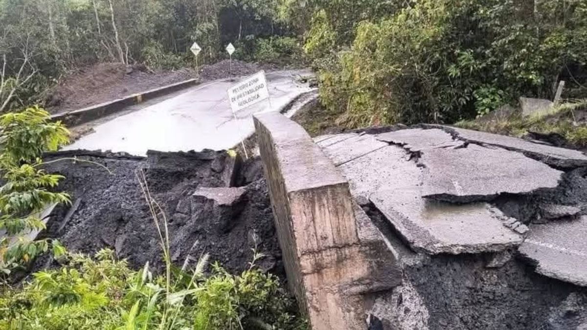 Transversal del Carare vía destruida