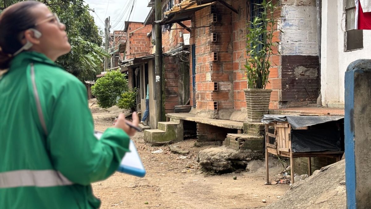 Pretendían construir casas al lado del rio Medellín y cerca de la línea ferra del Metro