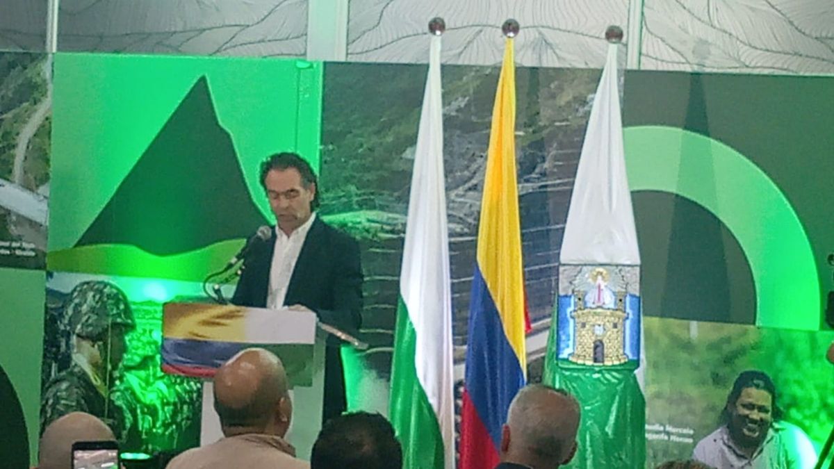 Inició de las elecciones: presentación del alcalde y Gobernador de Antioquia