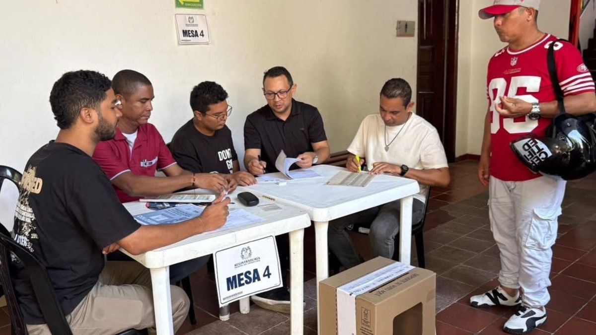 Elecciones presidenciales 2026 votantes mesas de votación