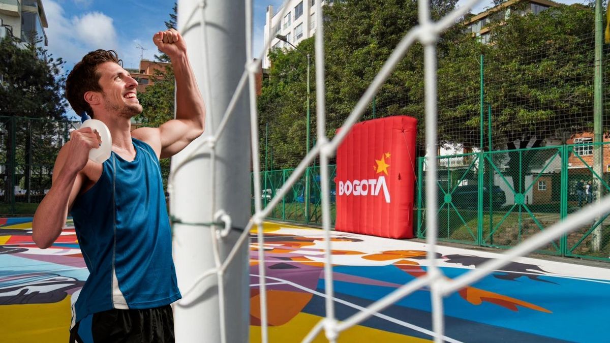 Recuperan parque en Bogotá con tenis reciclados y $555 millones