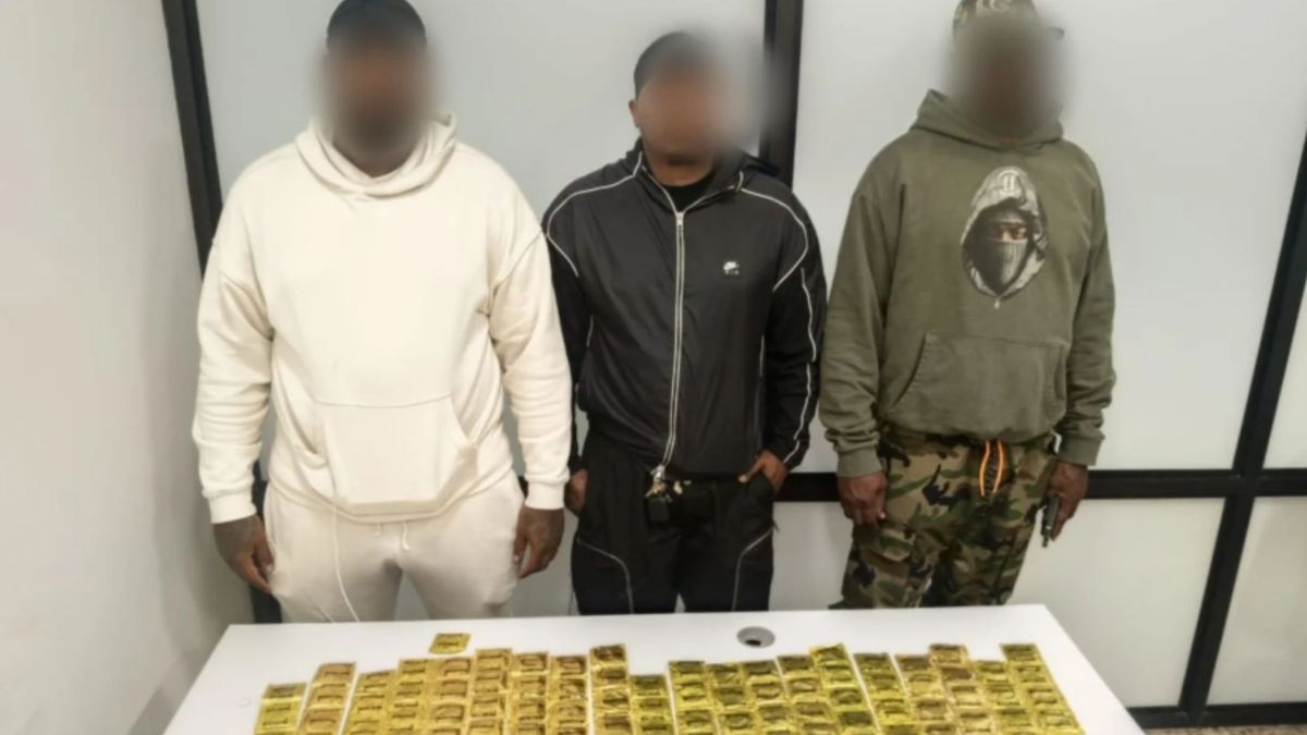 Inadmiten a tres estadounidenses en el aeropuerto de Rionegro: traían más de 200 condones