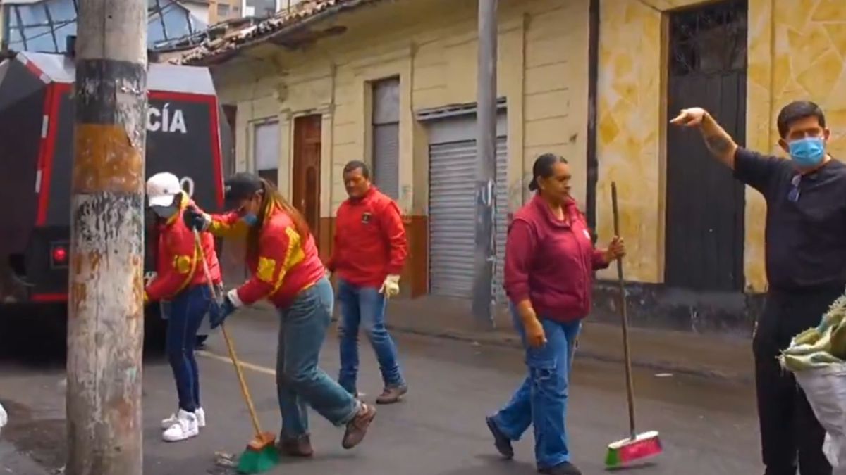 Limpieza total en La Sabana Distrito tumba estructuras ilegales