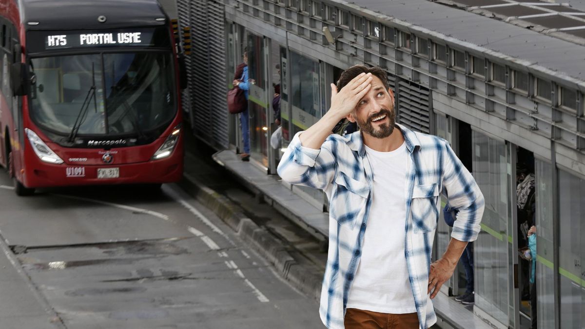 Ciudadano preocupado y estación de TransMilenio de fondo