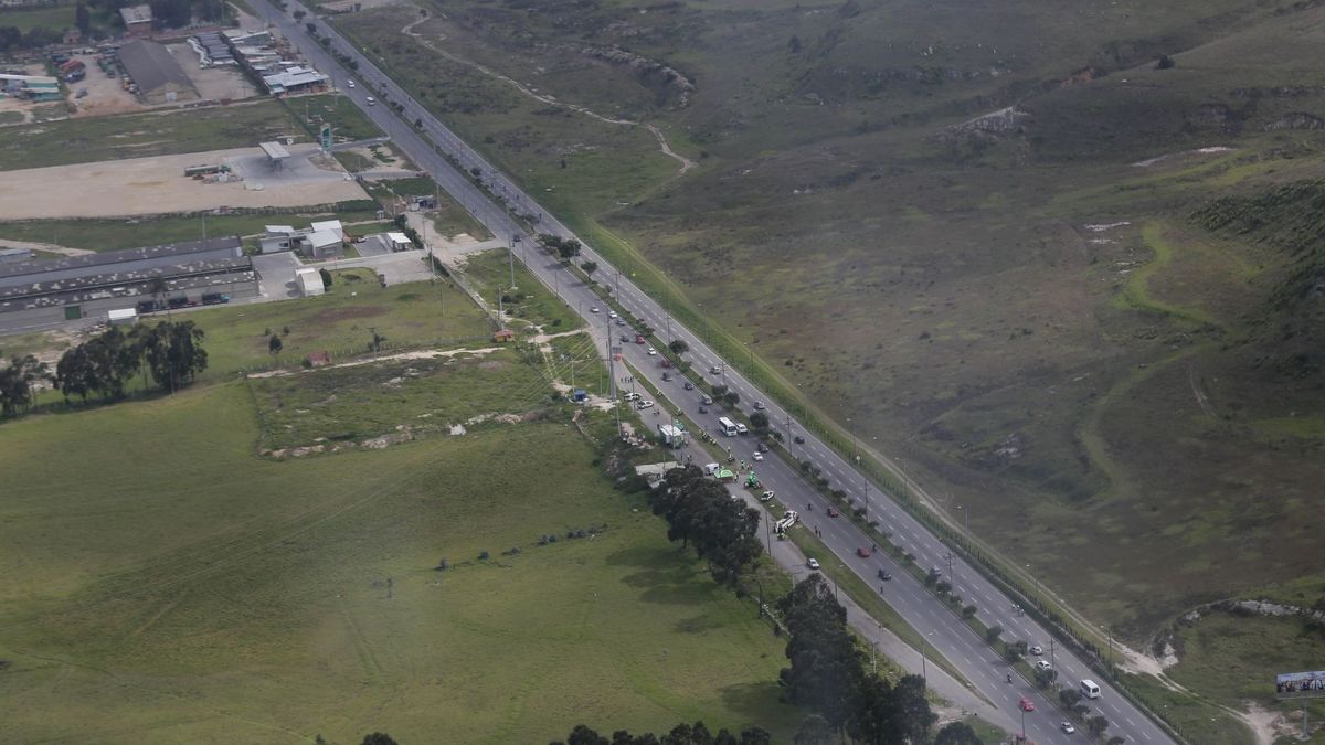 Vista panorámica de la autopista Sur en Bogotá