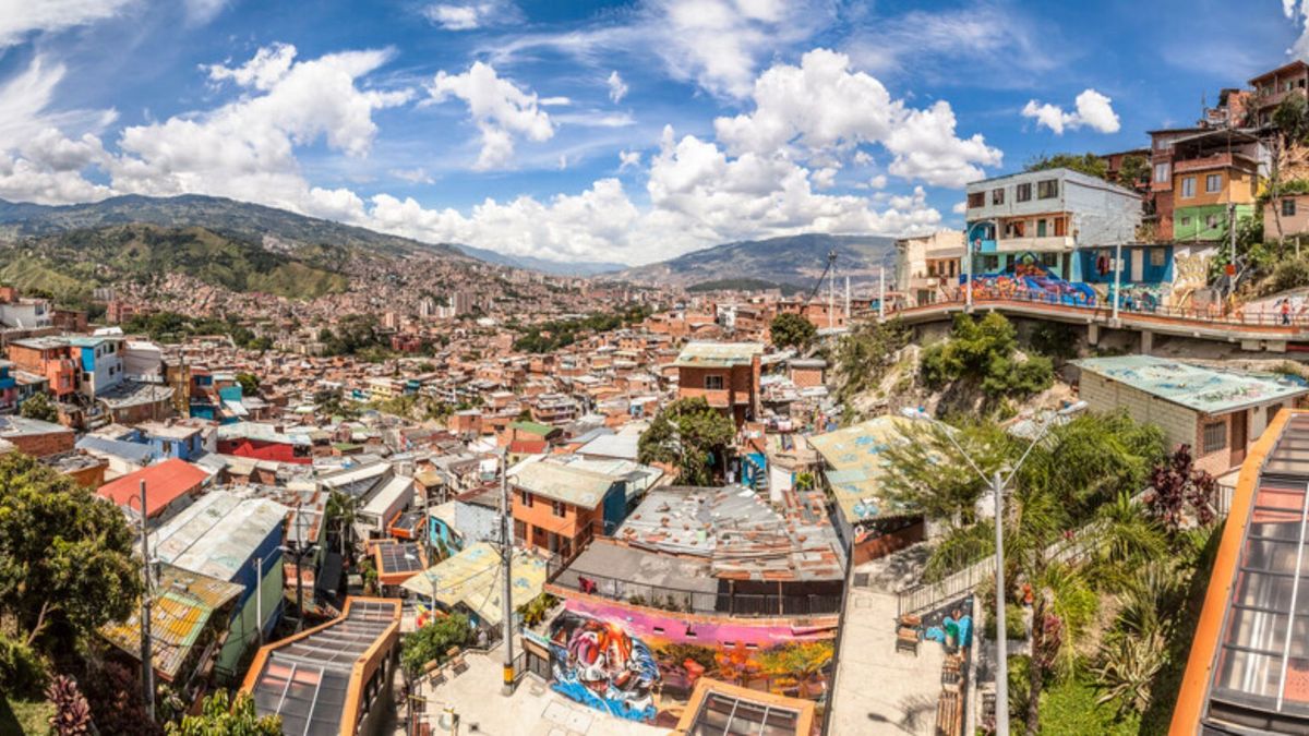 De EE.UU. a las comunas: el entramado de falsas academias de tiro que armaba a las bandas criminales de Medellín
