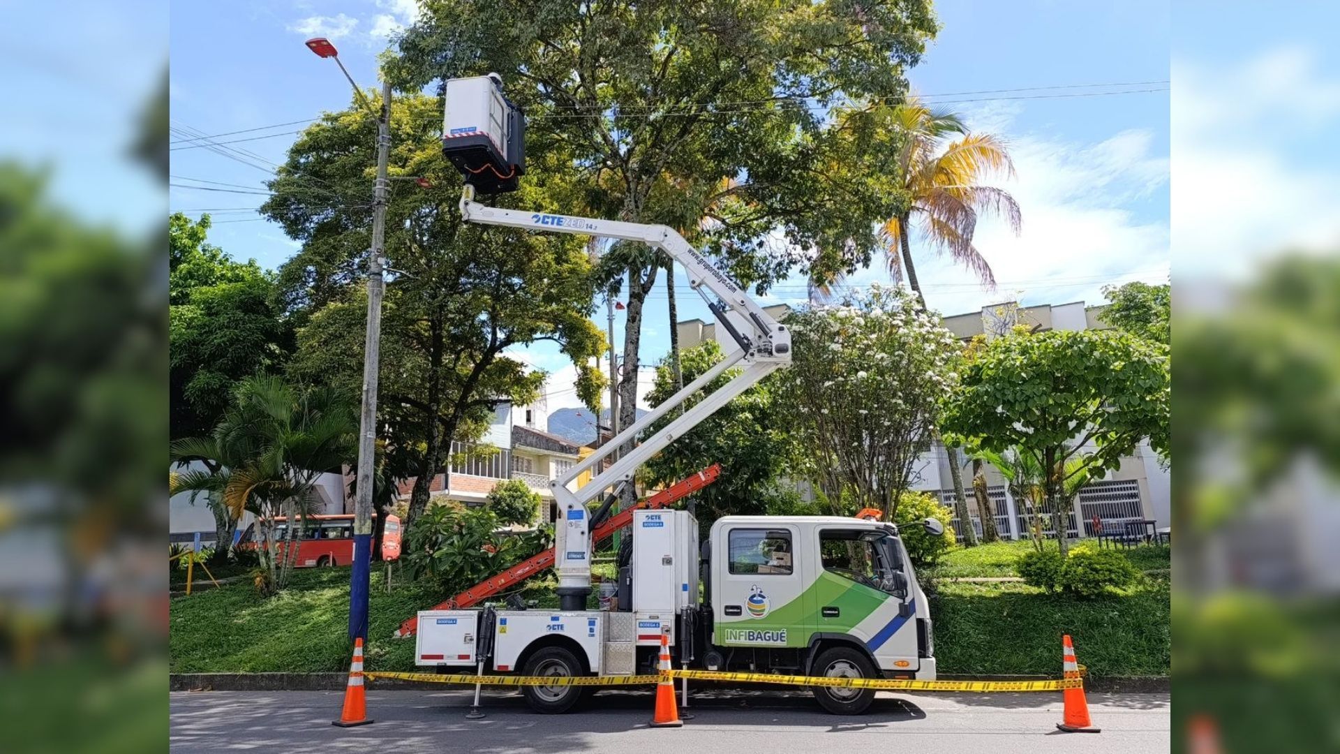 Ibagué cambia luminarias solares en ciclorruta al aeropuerto