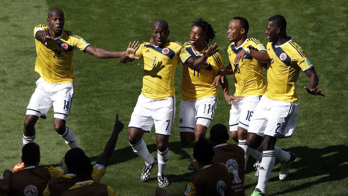 Jugadores de Colombia celebrando un gol en el 2014