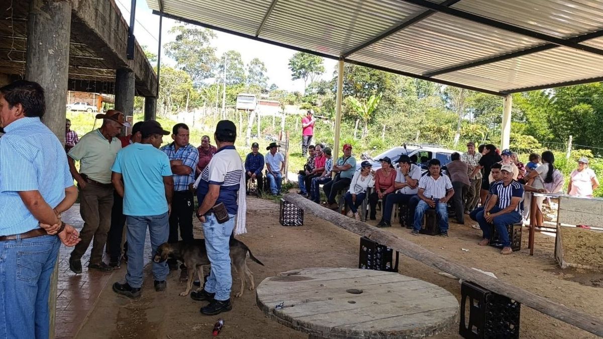 Campesinos reunión Páramo