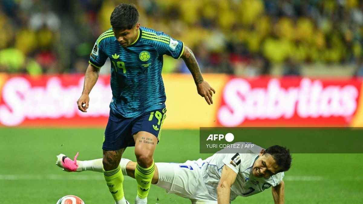 El Cucho Hernández, en el partido contra Uzbekiztán