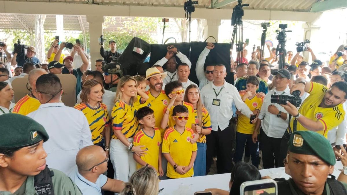 Vinimos a cambiar la política para siempre: Abelardo de la Espriella vota en Barranquilla y pide el fin de la polarización