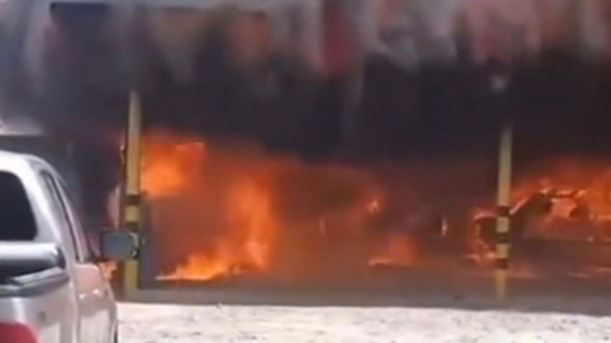 Incendio parqueadero.