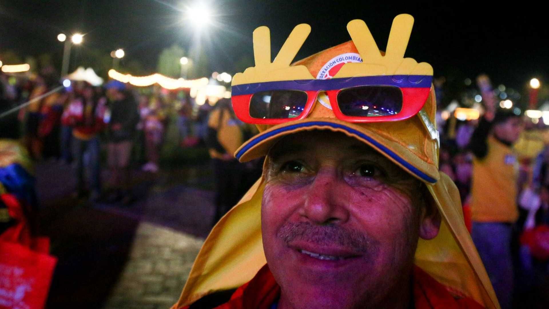 Hinchas en Bogotá disfrutan el partido Colombia vs. RD Congo