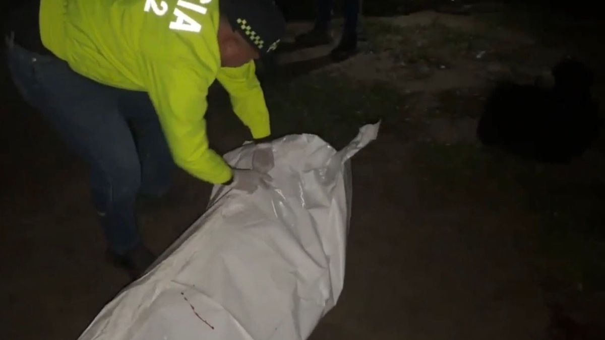 Cuerpo de hombre muerto