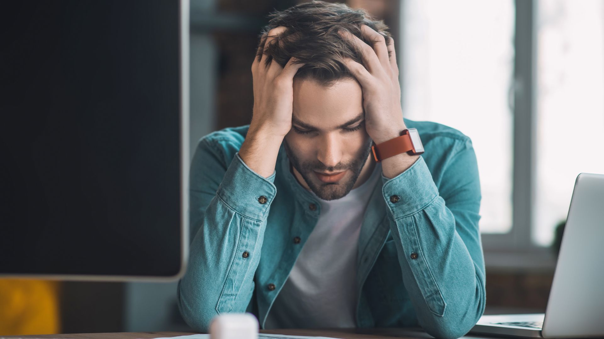 Cinco consejos para evitar que el burnout afecte su vida íntima