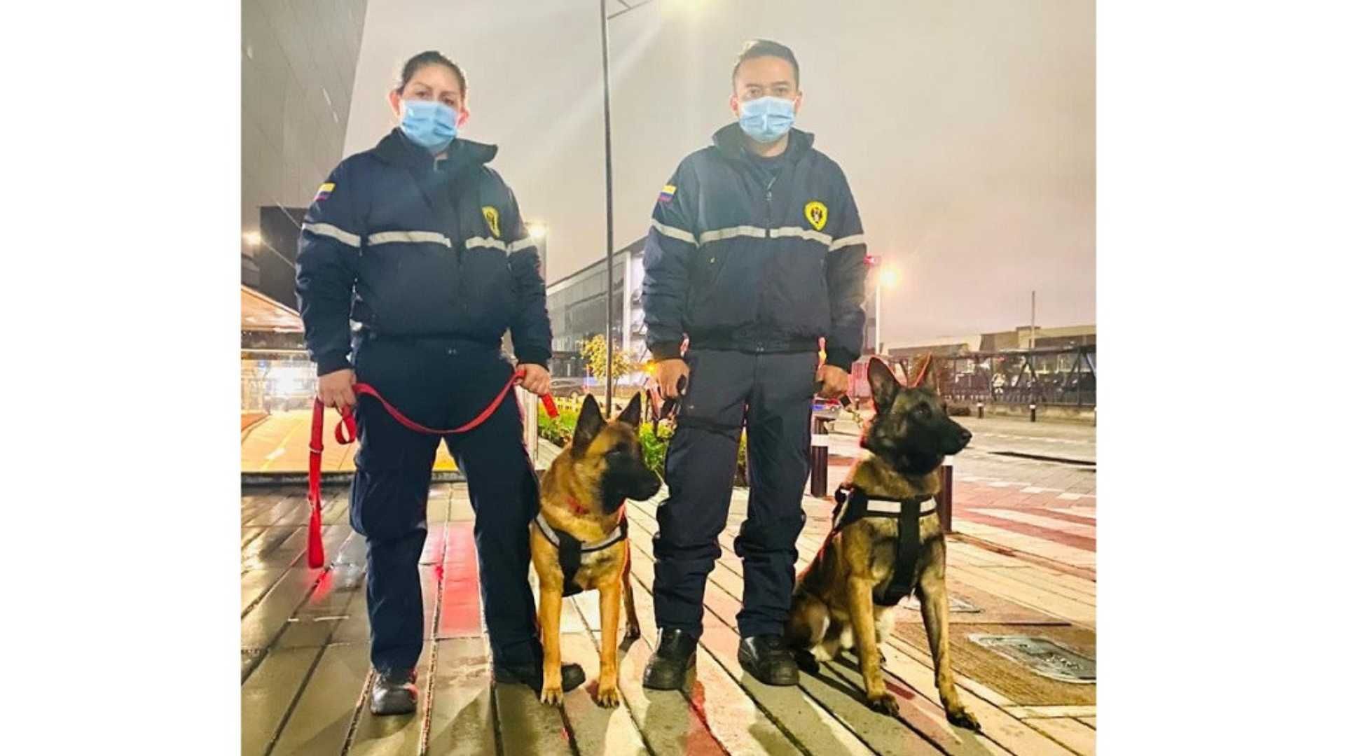 Chela y Dastan, antes de viajar a Haití en agosto de 2023.