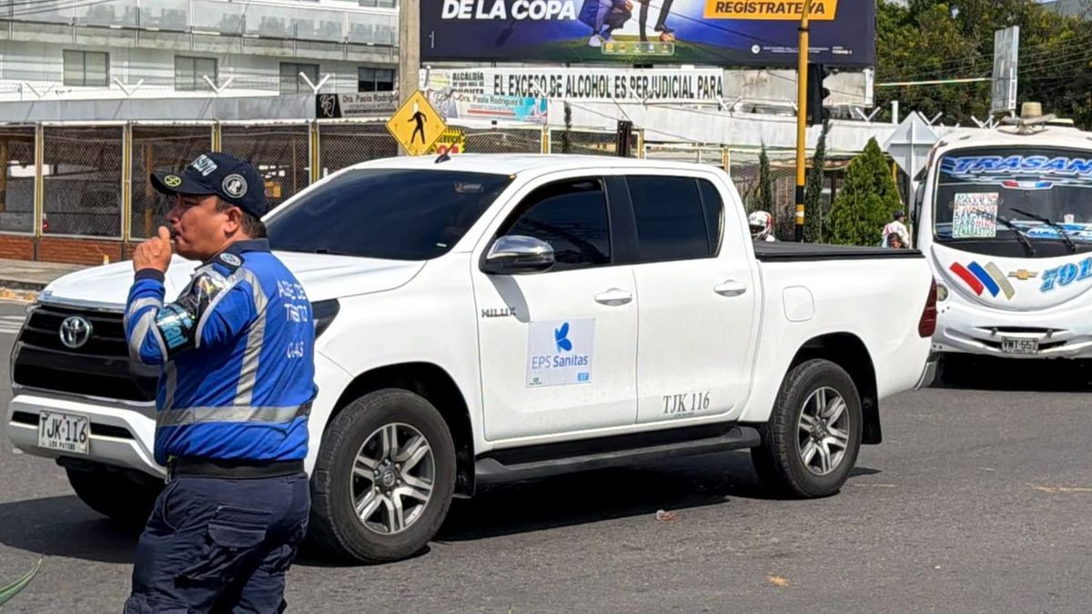 Movilidad Cúcuta pico y placa agente de tránsito