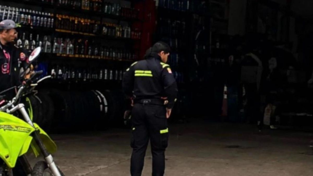 Crimen de agente de la policía.