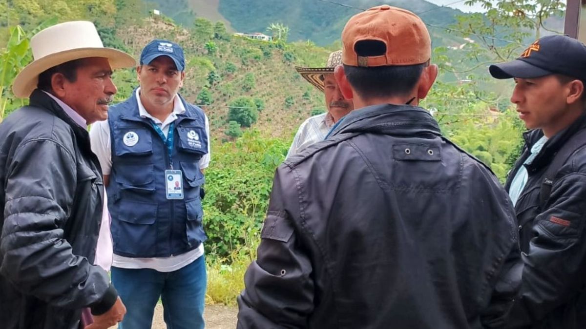 Foto en referencia con desplazados.